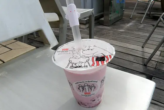 ストローの先には…