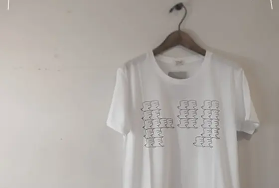 「トリ」Ｔシャツ。　遊び心のある、オリジナル商品が素敵