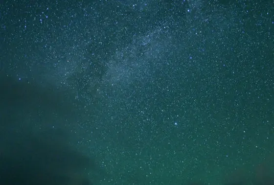 降り注ぐ流星