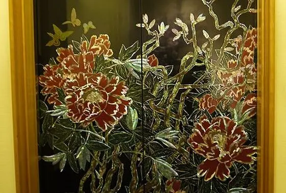 エレベーターも芸術的