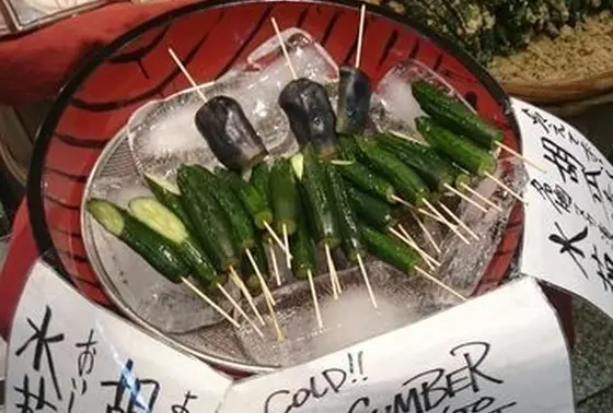 食べ歩きアイテム☝①≪水ナス＆きゅうりの浅漬け串≫