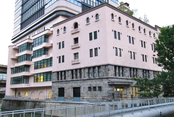 船をイメージした建築
