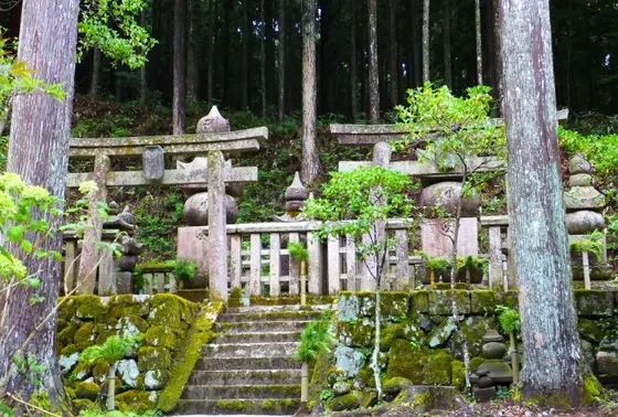真田家の墓所