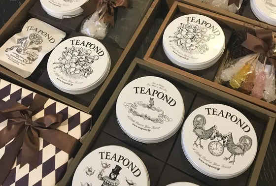 背筋が伸びる美しい紅茶専門店