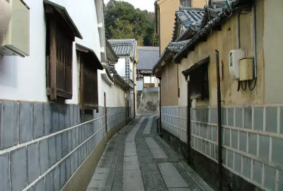 路地裏さんぽ
