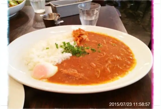 じっくり煮込んだチキンカレー