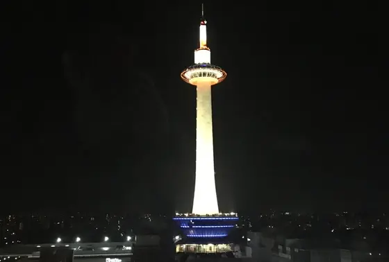 京都タワーのライトアップ