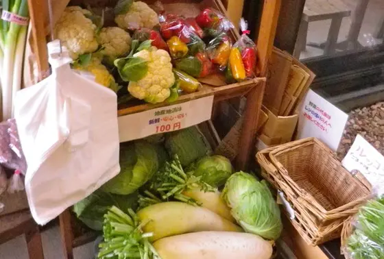 入口に野菜売り場！