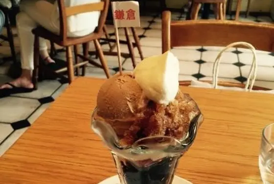 季節限定のパフェを見逃すな。