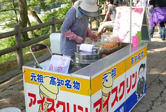 高知名物アイスクリン