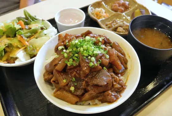 洋食も和食もあります