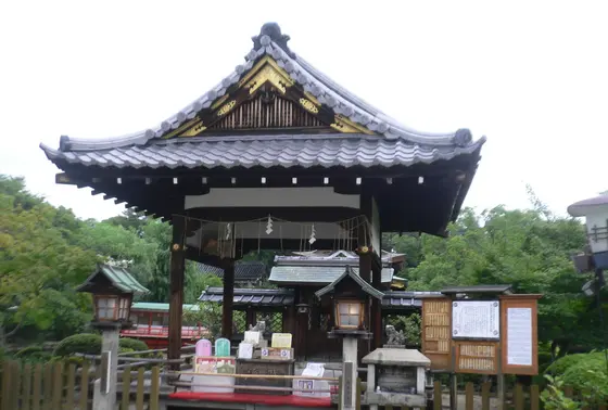 竜神さまのお社です。