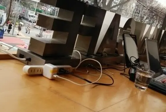 電源、Wi-Fiあり。