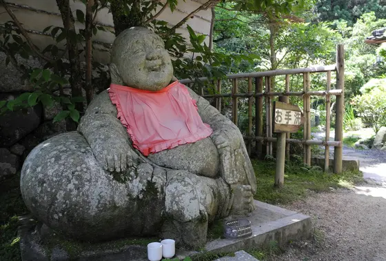 布袋様がどっかり