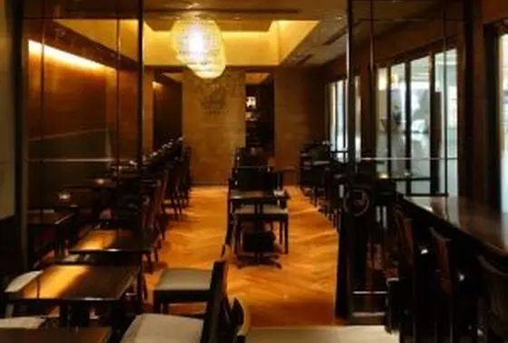 1階にある丸福珈琲店は雰囲気good!