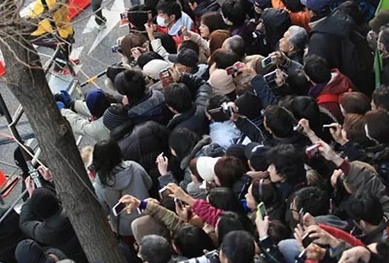 沿道にはものすごい人