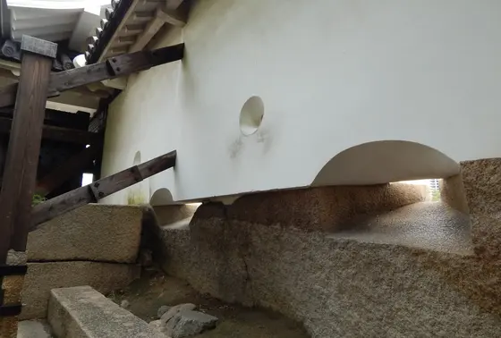 鉄砲狭間