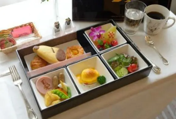 朝食