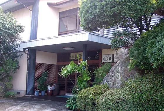 古めかしいエントランス