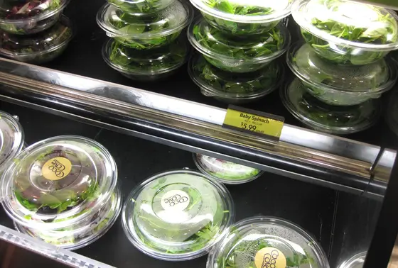 サラダボウルを選びます