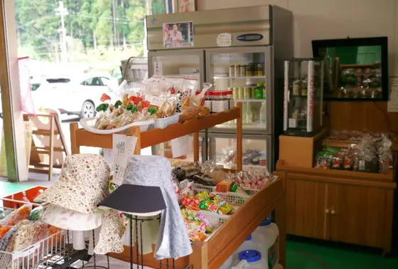 小さいおみやげ屋さんもあります