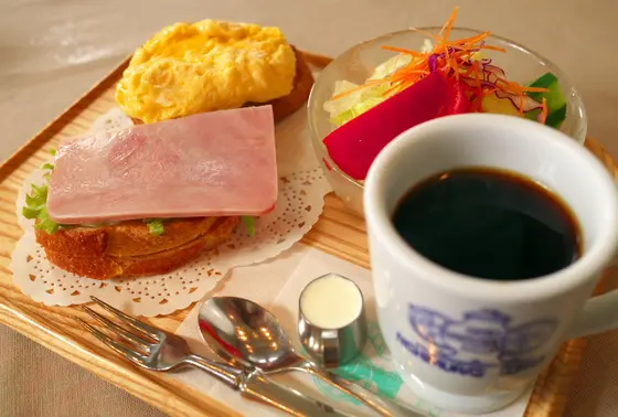 南に、にしむら珈琲御影店