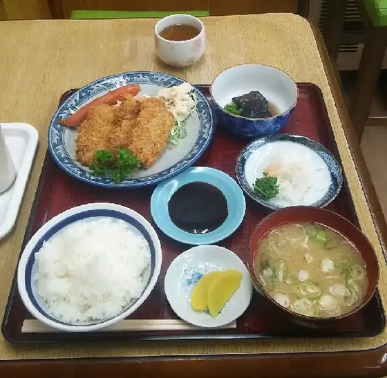 クジラと初めて出会えた感動を胸に。クジラカツ定食