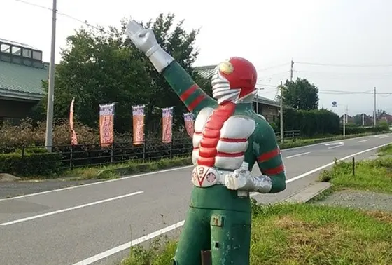 なぜか仮面ライダー?!