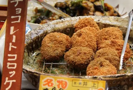 食べ歩きアイテム☝≪チョコレートコロッケ≫