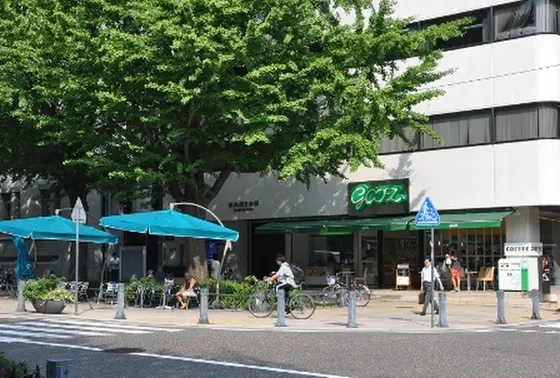 店の前でも