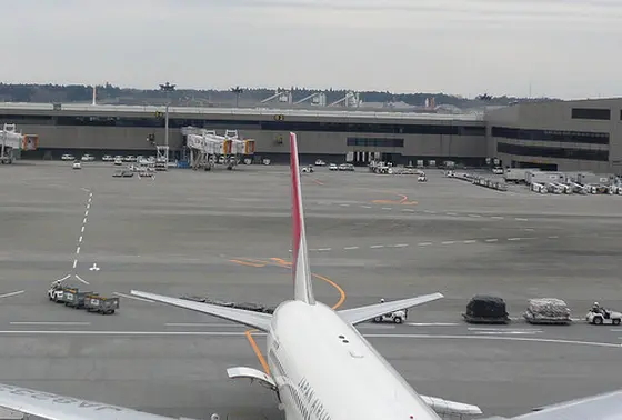 飛行機見ながら食事（第２ターミナル編）