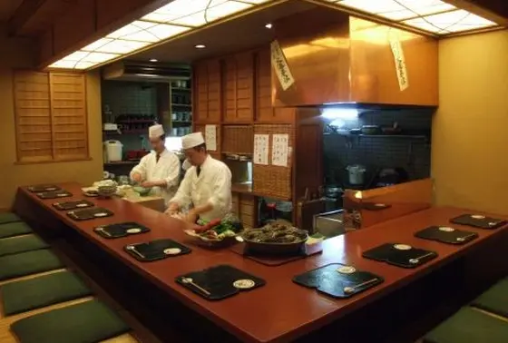 カウンターがおすすめ