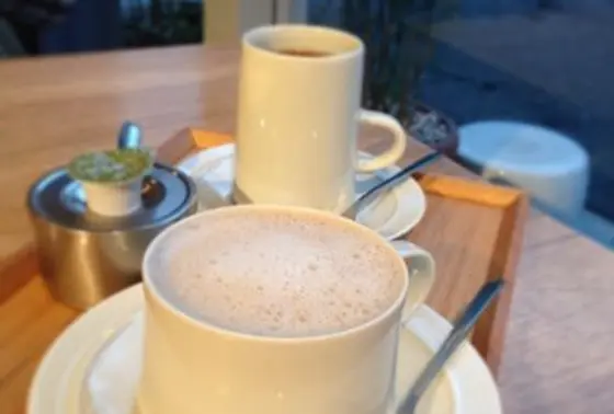 併設のカフェて一休み。