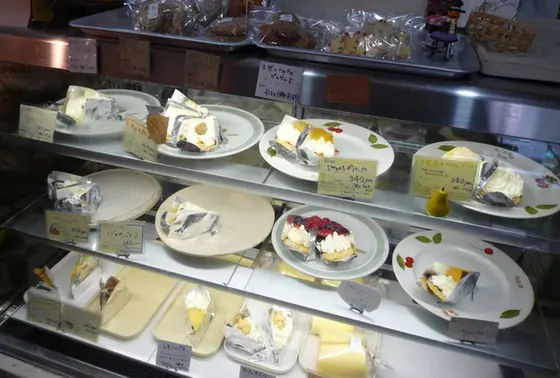 店頭のショーケースのケーキがすごく美味しい