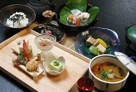 旬の食材を活かしたお食事