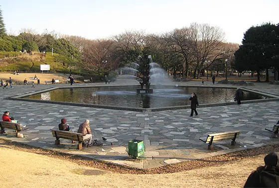 噴水を前にchill♡