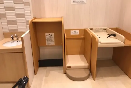 おむつ替え台