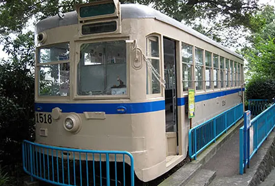 外から見た電車