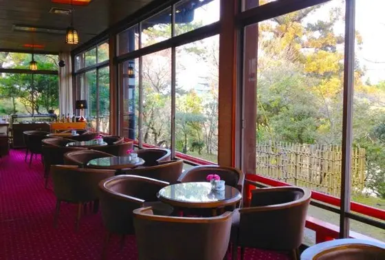 ティーラウンジ