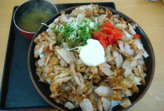 鳥丼ギガ  580円
