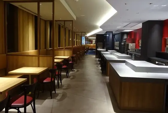 きれいな店内