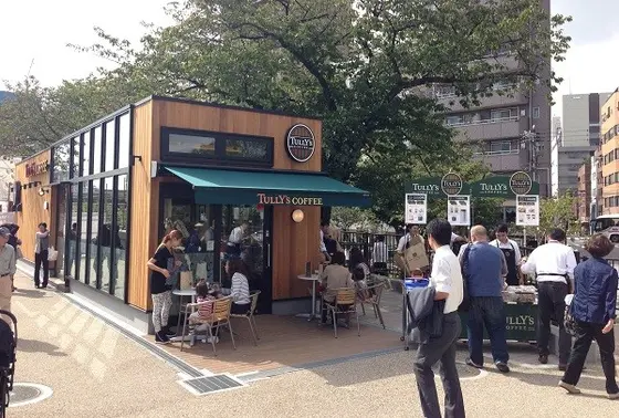 川沿いのタリーズでゆったり