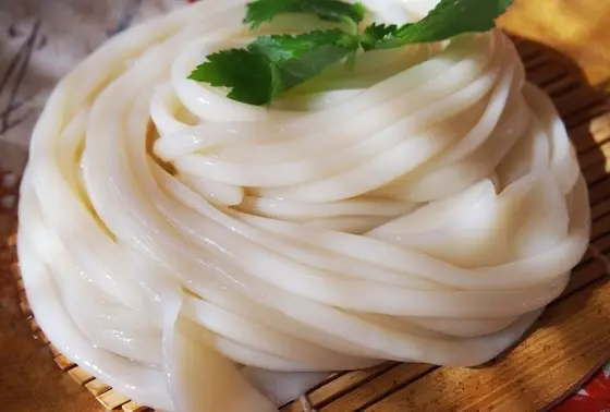 つるつるのぴかぴか麺