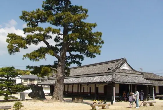 新居関所(国特別史跡)