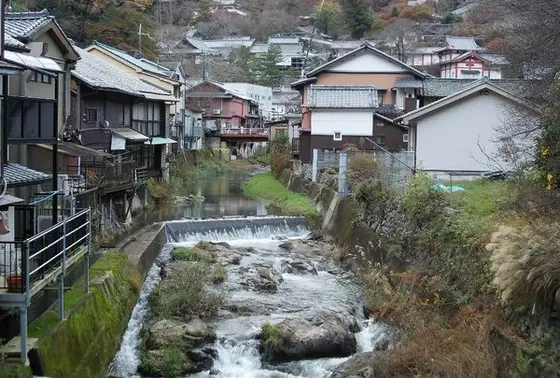 隠国（こもりく）の里