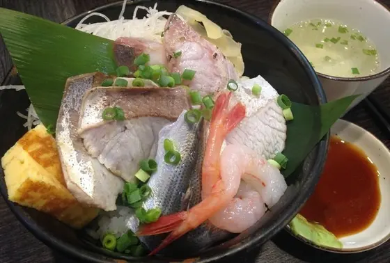 海鮮丼