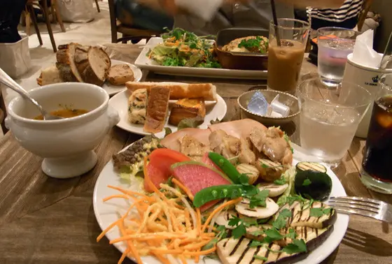 サラダランチ