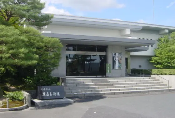 無料バスや直通バスが出ています