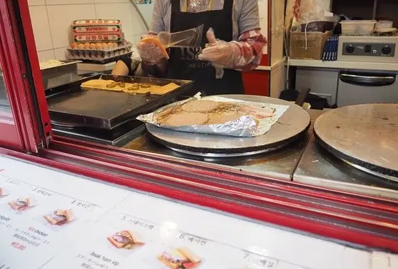目の前で調理
