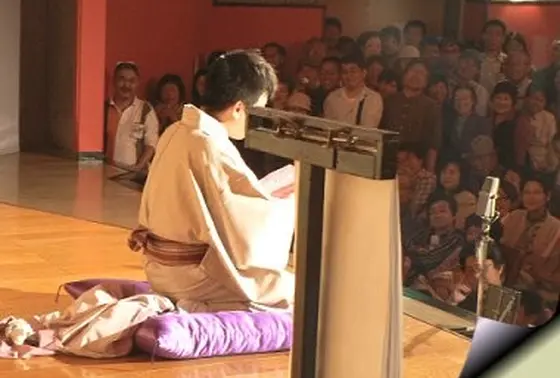 演者さんと距離が近い